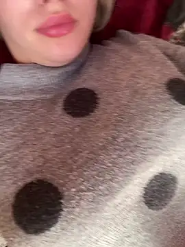 Snapshot of 69Laura696 chatting on 02-18-25, 02:06 69Laura696 online show from 02-18-25, 02:06