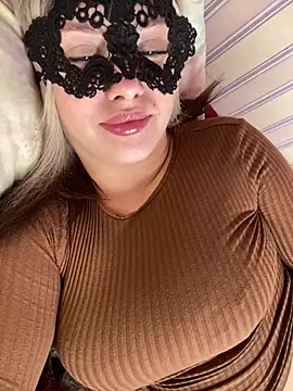 Snapshot of 69Laura696 chatting on 03-06-25, 09:25 69Laura696 online show from 03-06-25, 09:25