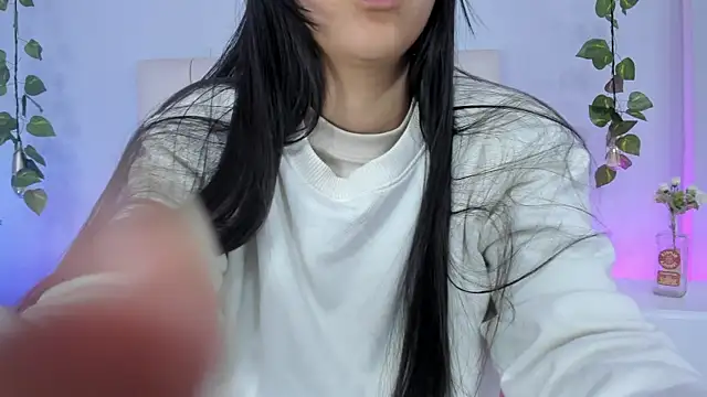 Luci And Sofi online show from 01-25-25, 01:41