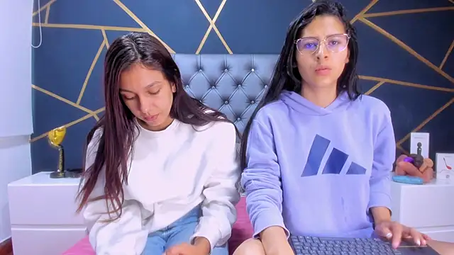 Luci And Sofi online show from 02-04-25, 01:59