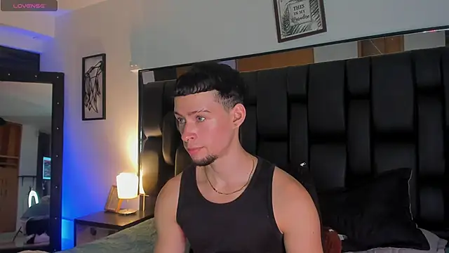 Snapshot of JadeSmiith_ chatting on 09-17-25, 10:33 JadeSmiith online show from 09-17-25, 10:33