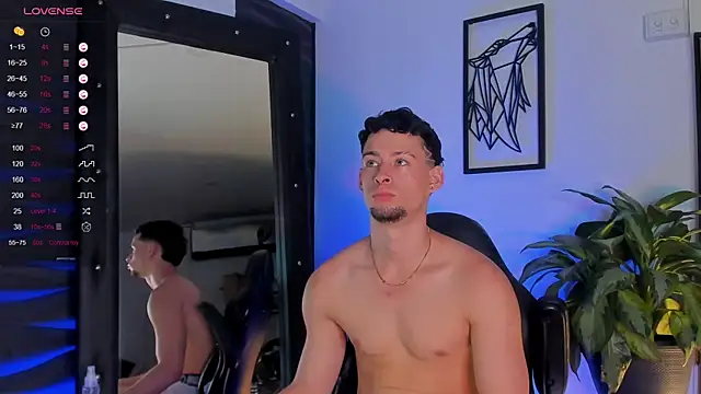 Snapshot of JadeSmiith_ chatting on 10-30-25, 09:48 JadeSmiith online show from 10-30-25, 09:48