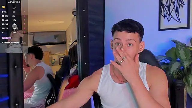 Snapshot of JadeSmiith_ chatting on 11-06-25, 10:32 JadeSmiith online show from 11-06-25, 10:32