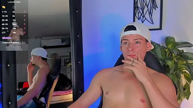 Snapshot of JadeSmiith_ chatting on 11-12-25, 09:36 JadeSmiith online show from 11-12-25, 09:36