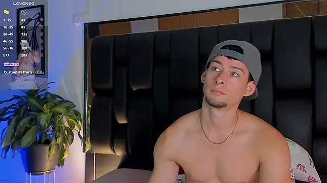 Snapshot of JadeSmiith_ chatting on 11-22-25, 10:53 JadeSmiith online show from 11-22-25, 10:53