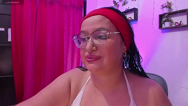 Gia Nahomi online show from 11-14-25, 10:18