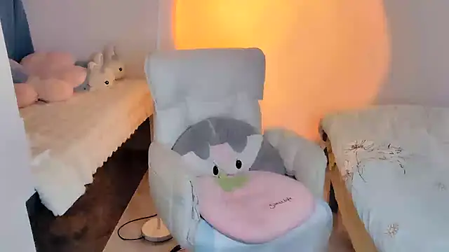 Snapshot of Ailisha66 chatting on 03-19-25, 01:51 Ailisha66 online show from 03-19-25, 01:51