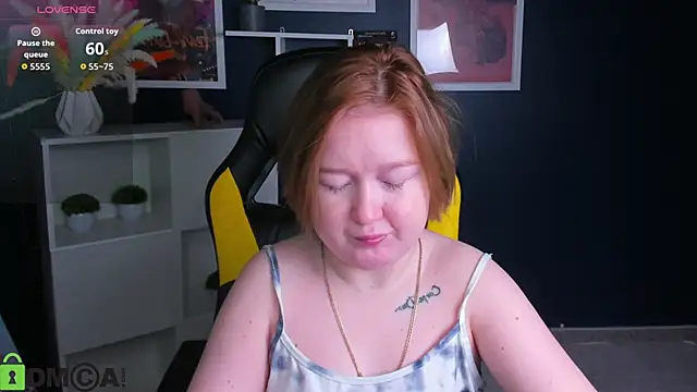 Sara Robinson online show from 11-11-25, 02:44