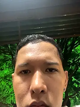 Snapshot of Yolngg chatting on 10-11-25, 03:50 Yolngg online show from 10-11-25, 03:50