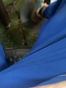 Snapshot of Yolngg chatting on 10-11-25, 10:41 Yolngg online show from 10-11-25, 10:41