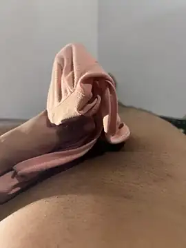 Snapshot of Yolngg chatting on 10-13-25, 06:02 Yolngg online show from 10-13-25, 06:02