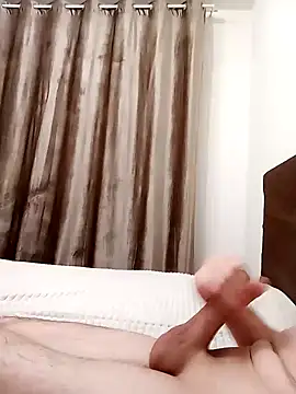 Grifon1973 online show from 03-05-25, 08:10