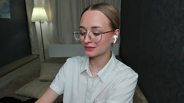 Tiffanyhunt online show from 01-15-25, 06:29