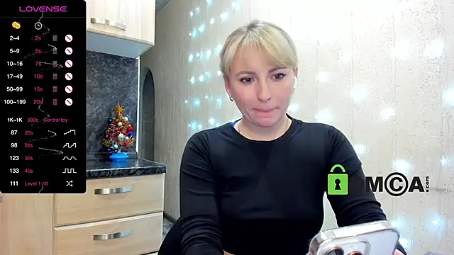 Snapshot of Smoorodinkaa chatting on 12-26-24, 02:33 Smoorodinkaa online show from 12-26-24, 02:33