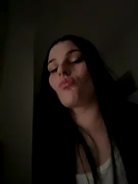 Snapshot of ximena01_ chatting on 11-24-25, 08:03 ximena01 online show from 11-24-25, 08:03