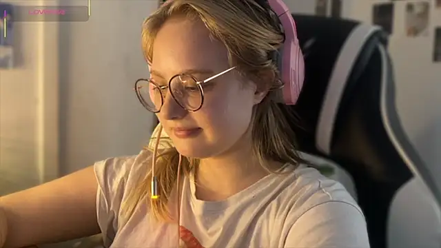 JacyWinslat online show from 09-19-25, 01:56