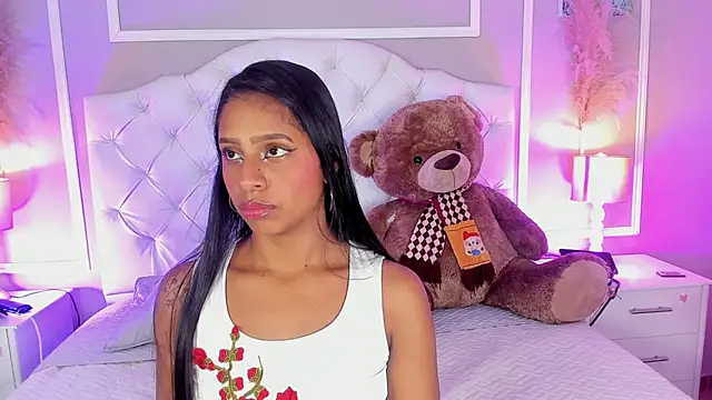 Snapshot of evelyn_evony chatting on 12-11-24, 03:35 evelyn evony online show from 12-11-24, 03:35