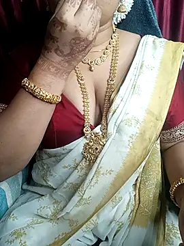 Snapshot of _YOUR_DREAM_FANTASY_ chatting on 02-21-26, 10:05 YOUR DREAM FANTASY online show from 02-21-26, 10:05