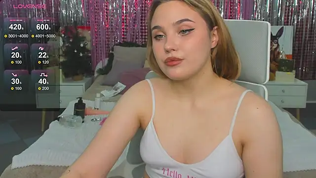 Snapshot of Sweet_muffin00 chatting on 12-11-24, 12:23 Sweet muffin00 online show from 12-11-24, 12:23