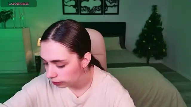 DaniellaLovely online show from 12-19-25, 10:55