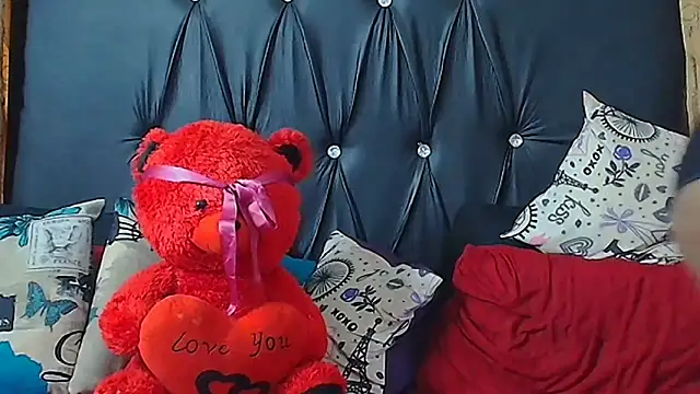 HUMONGUOUSTITSS online show from 09-24-25, 06:17