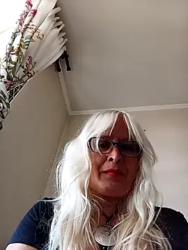 Snapshot of Rousmk1 chatting on 01-15-25, 02:02 Rousmk1 online show from 01-15-25, 02:02