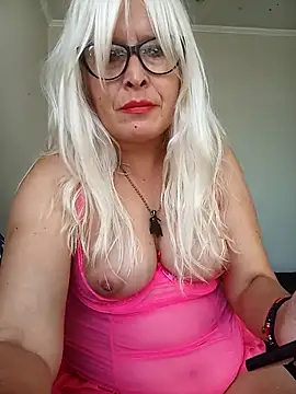 Snapshot of Rousmk1 chatting on 02-20-25, 01:30 Rousmk1 online show from 02-20-25, 01:30