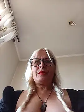 Snapshot of Rousmk1 chatting on 03-06-25, 07:54 Rousmk1 online show from 03-06-25, 07:54