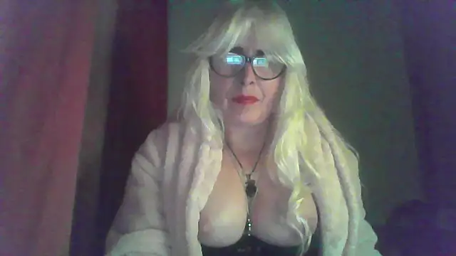 Snapshot of Rousmk1 chatting on 10-04-25, 11:03 Rousmk1 online show from 10-04-25, 11:03