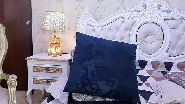 TiaraRosse online show from 02-14-25, 03:58