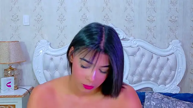 TiaraRosse online show from 10-15-25, 04:34