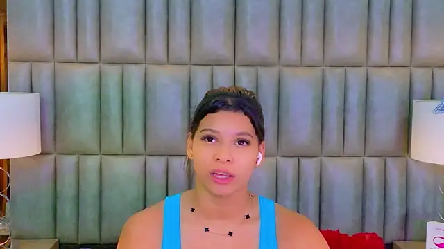 TiaraRosse online show from 03-06-26, 12:01