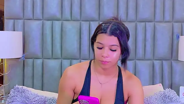 TiaraRosse online show from 04-17-26, 12:30