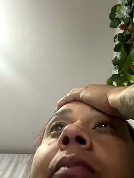 Cafeziitha02 online show from 10-23-25, 05:29