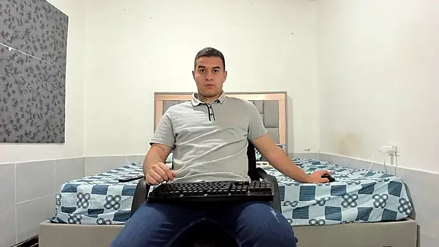 Snapshot of simookeler chatting on 01-07-26, 04:53 simookeler online show from 01-07-26, 04:53