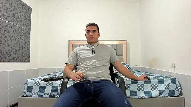 Snapshot of simookeler chatting on 01-08-26, 11:18 simookeler online show from 01-08-26, 11:18