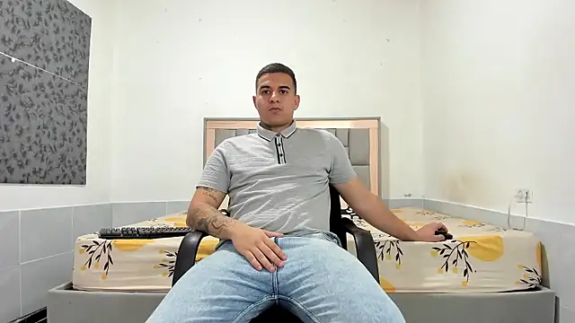 Snapshot of simookeler chatting on 01-14-26, 11:20 simookeler online show from 01-14-26, 11:20