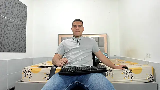 Snapshot of simookeler chatting on 02-02-26, 01:21 simookeler online show from 02-02-26, 01:21