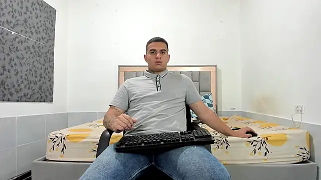 Snapshot of simookeler chatting on 02-03-26, 01:26 simookeler online show from 02-03-26, 01:26