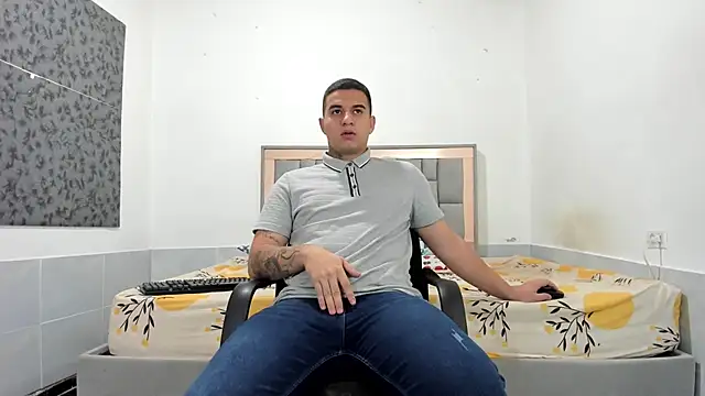 Snapshot of simookeler chatting on 02-07-26, 12:20 simookeler online show from 02-07-26, 12:20