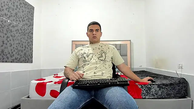 Snapshot of simookeler chatting on 02-10-26, 09:52 simookeler online show from 02-10-26, 09:52