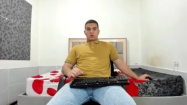 Snapshot of simookeler chatting on 02-19-26, 12:39 simookeler online show from 02-19-26, 12:39