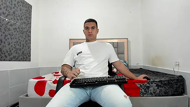 Snapshot of simookeler chatting on 02-19-26, 11:56 simookeler online show from 02-19-26, 11:56