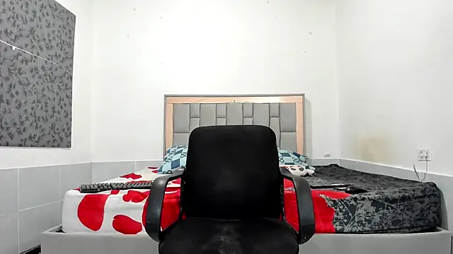 Snapshot of simookeler chatting on 02-25-26, 02:43 simookeler online show from 02-25-26, 02:43