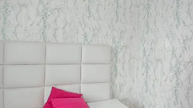 MIA  SAENZ online show from 03-21-25, 03:24