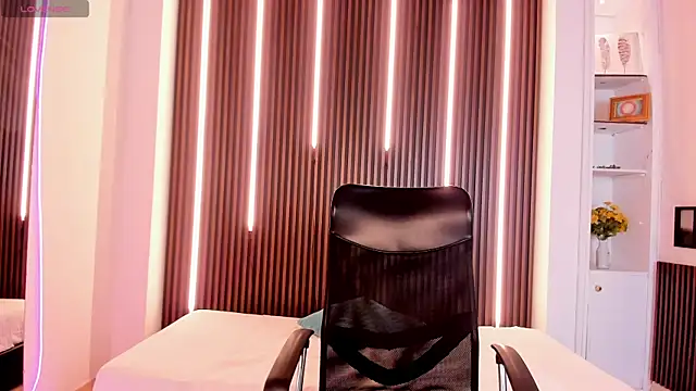 Snapshot of Aaron_Scoot chatting on 01-10-26, 07:37 Aaron Scoot online show from 01-10-26, 07:37