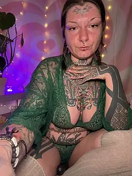 lizzardqueeen online show from 04-04-26, 08:23