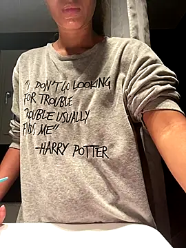 Snapshot of Gaby_pinheirO chatting on 10-12-25, 09:30 Gaby pinheirO online show from 10-12-25, 09:30