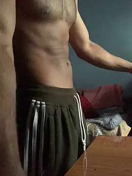 Snapshot of Vampire_xoxo chatting on 12-29-24, 03:22 Vampire xoxo online show from 12-29-24, 03:22