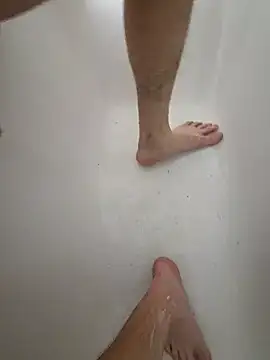 swisslatina8382 online show from 10-19-25, 09:37